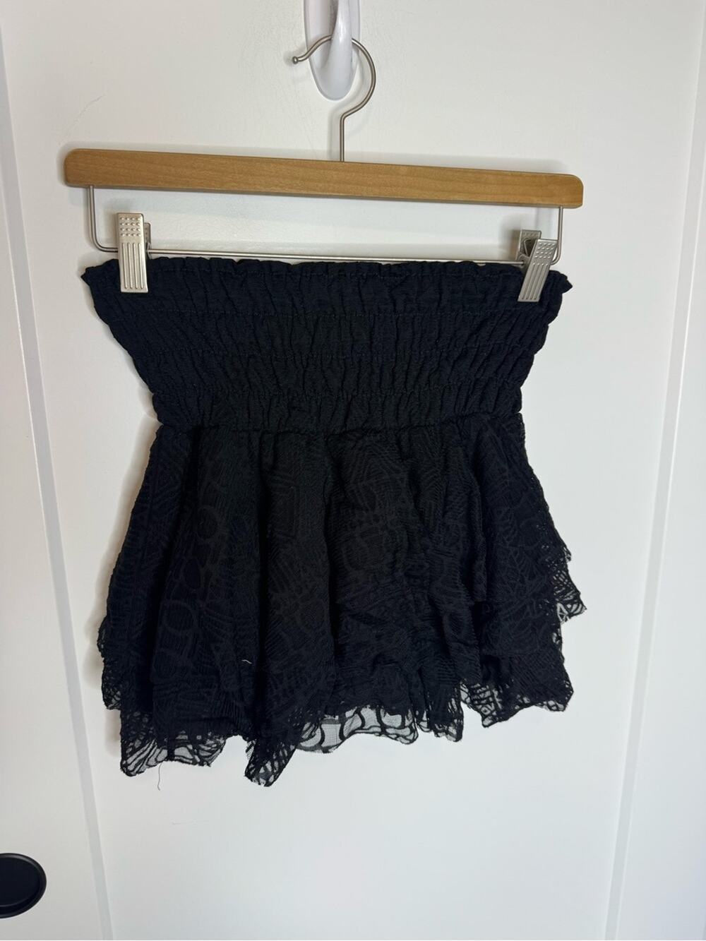Misa Los Angeles Smocked Black Lace Mini Skirt Size Small